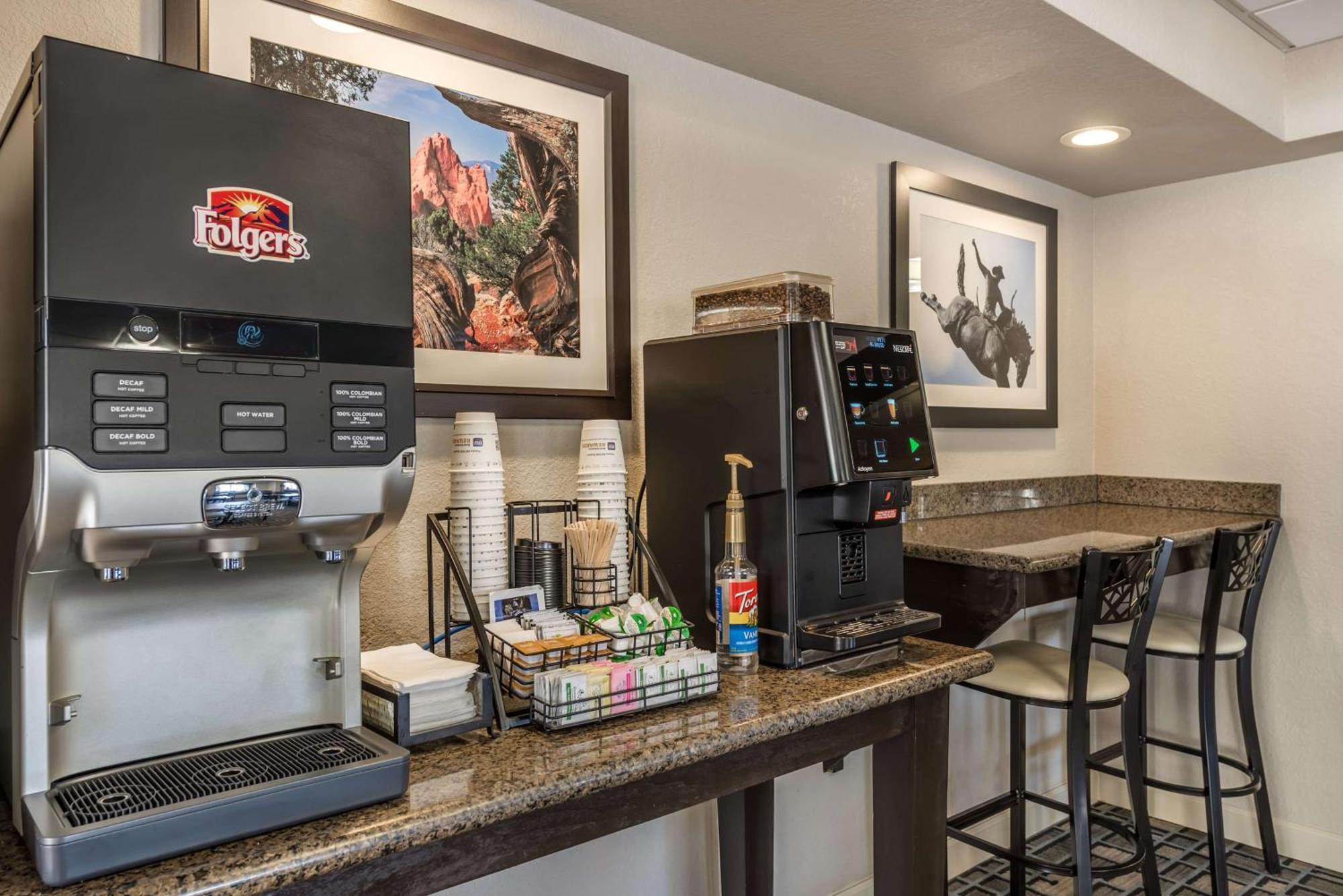 Hotel Western Peak Vista & 3*