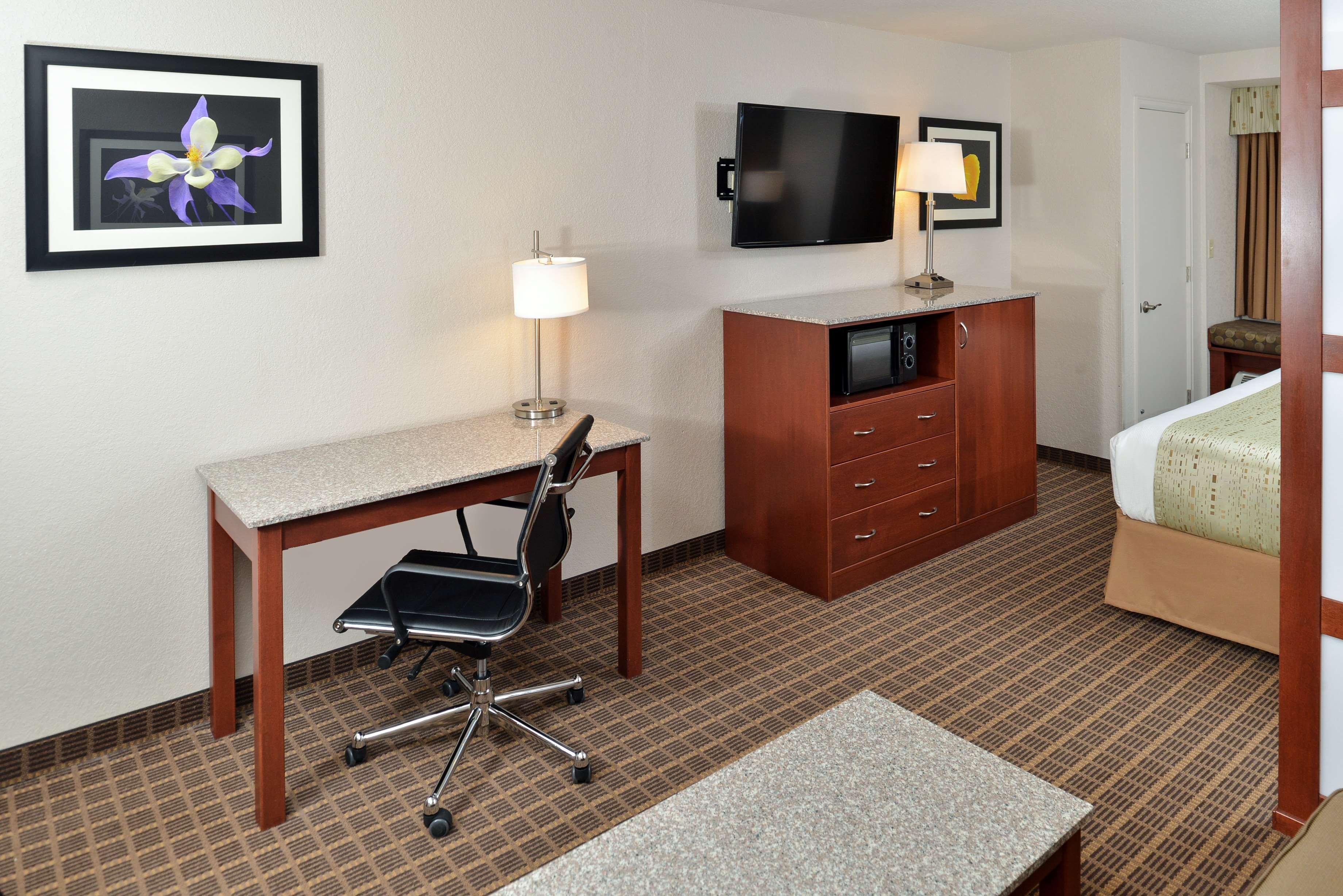 Western Peak Vista & Hotel 3*